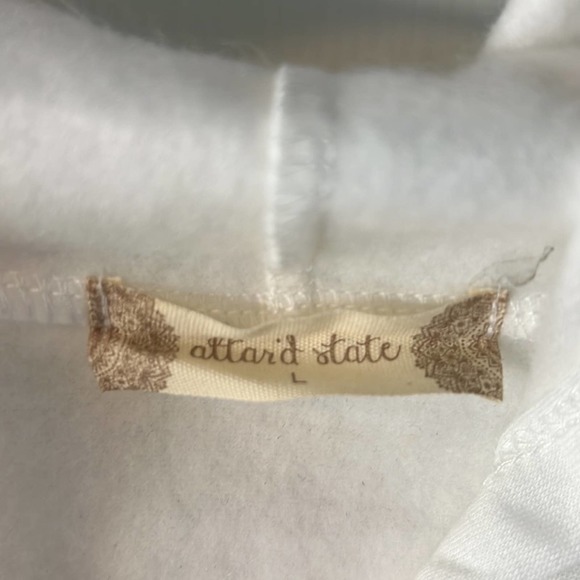 Altar’d State white long sleeve BE KIND pullover t-shirt w/ hood Sizes S,M and L - Picture 4 of 5